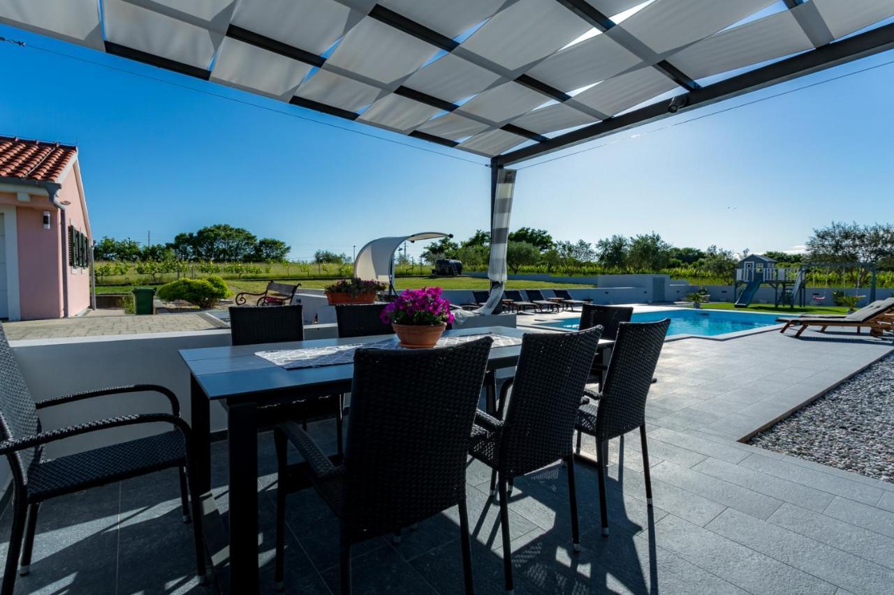 Villa Perini Dvori Donji Zemunik Exterior foto